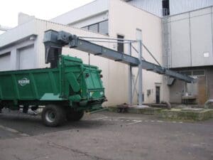 horizontal Trogkettenförderer - Abtransport des Filterkuchens bis zum Container